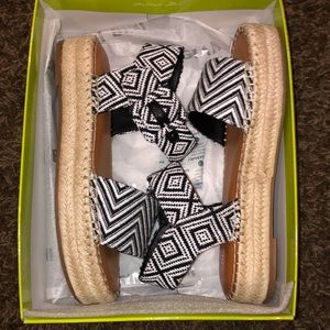 Gianni Bini kaygan platform sandals